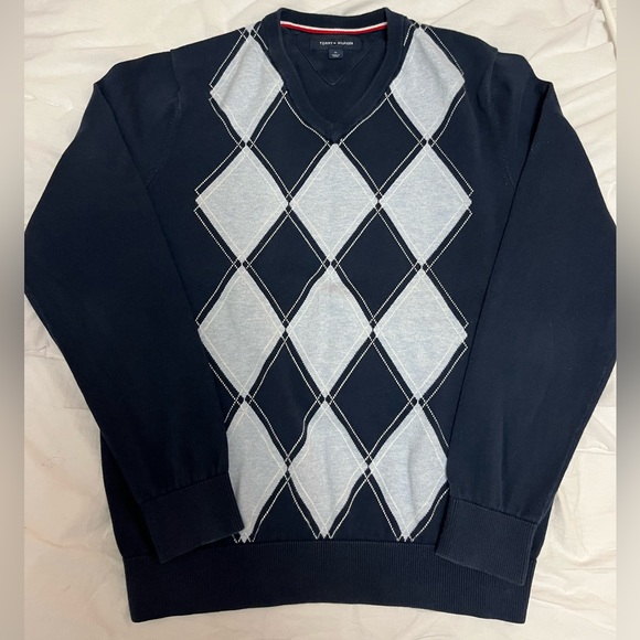 -BUNDLE- 2 men’s argyle style Tommy Hilfiger V neck sweaters - Picture 2 of 10